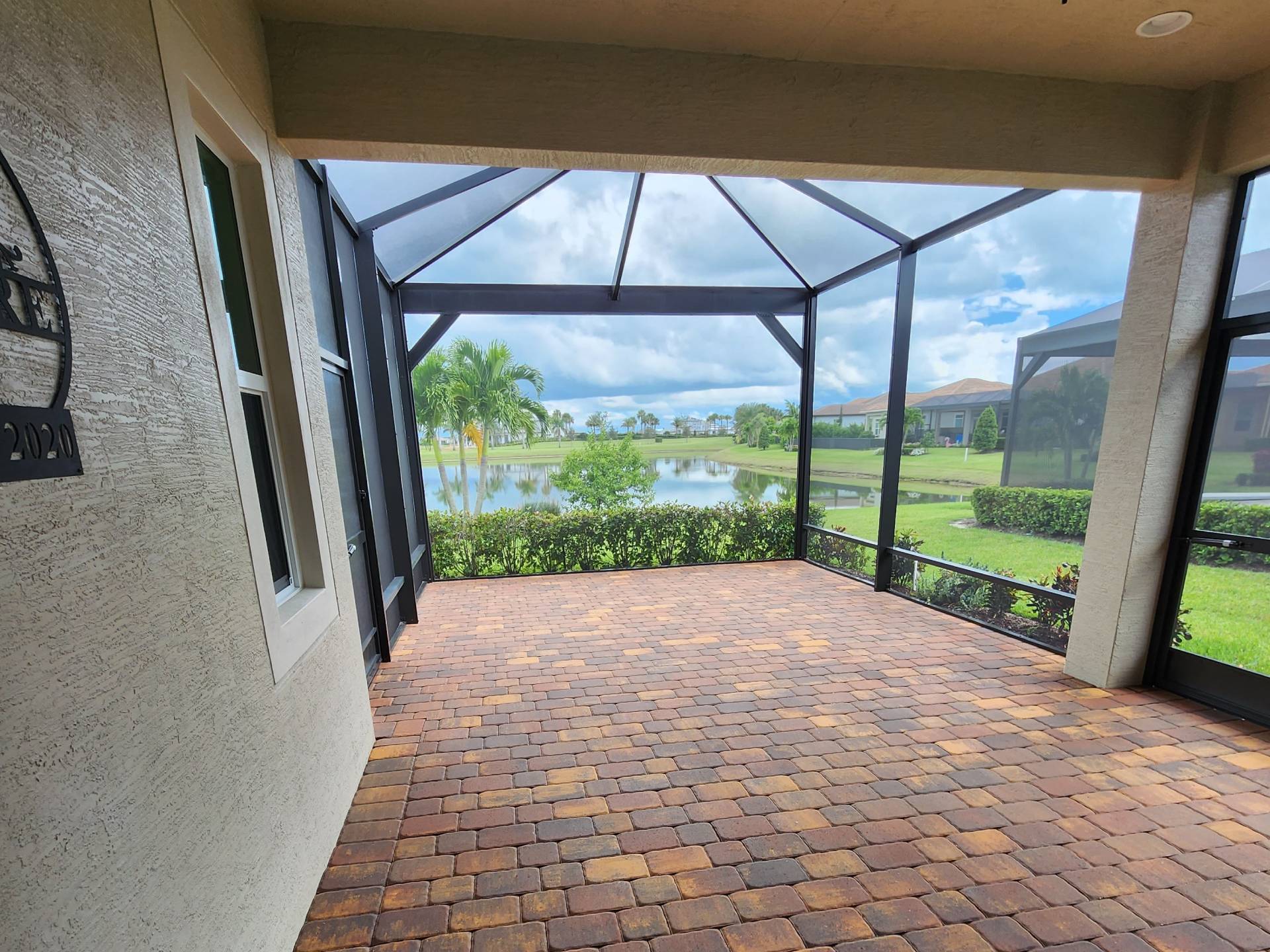Commercial Exterior Cleaning in Florida - Florida - Jacksonville ID1602235