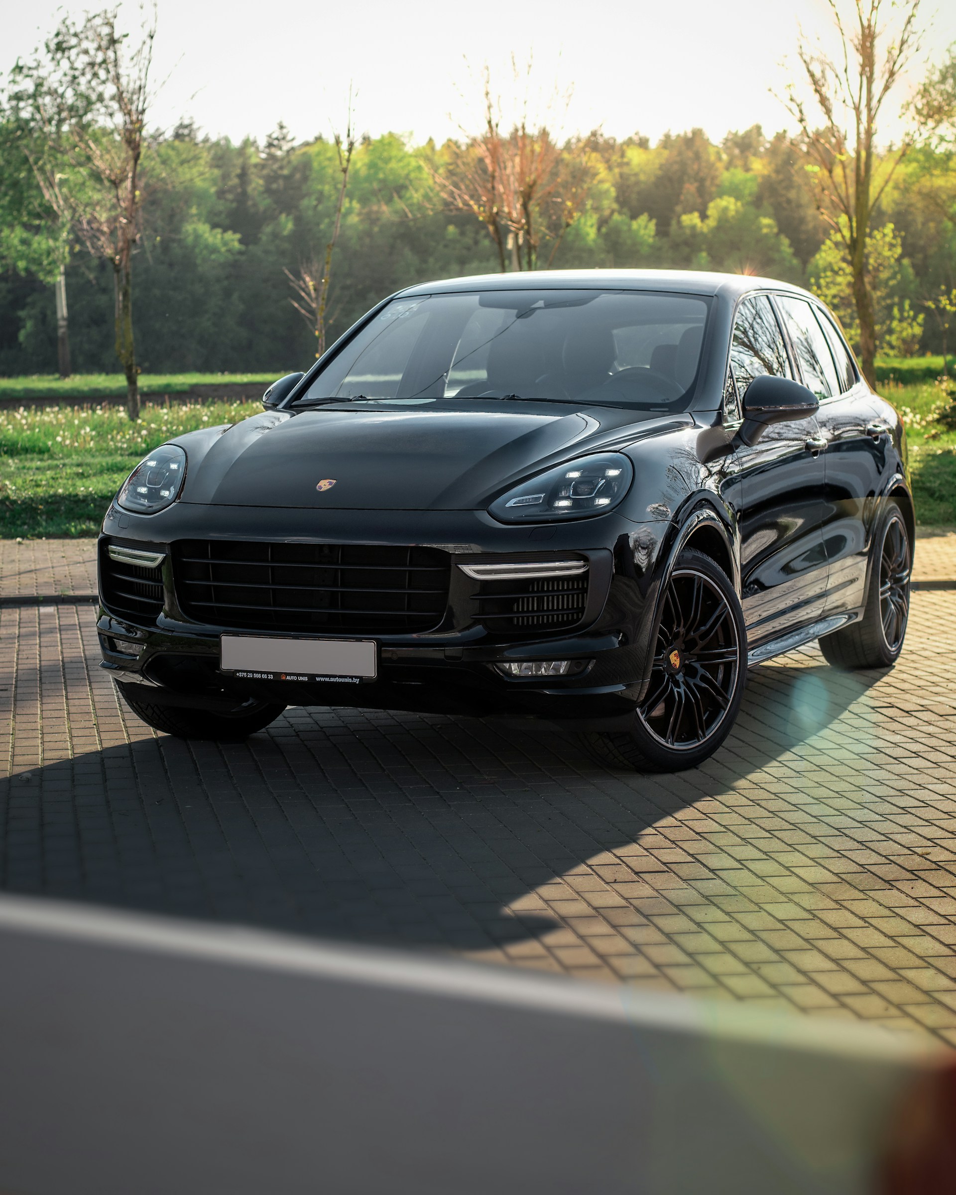 Reliable Paris Chauffeur Service  Luxury at Your Service - New York - New York ID1594251