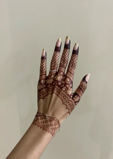 Exclusive Deals Affordable Mehndi Artist in Pune for Premium - Maharashtra - Pune ID1606432 4