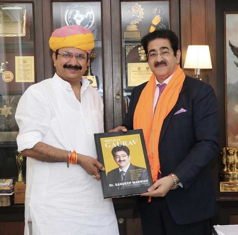 Sandeep Marwah Featured in Bharat Gaurav Book and Joins Awar - Delhi - Delhi ID1602512