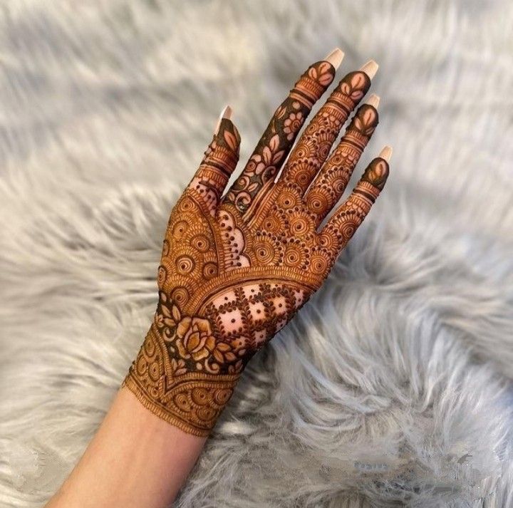 Book top mehndi artists in Indore for a magical mehndi cerem - Madhya Pradesh - Indore ID1606323 4