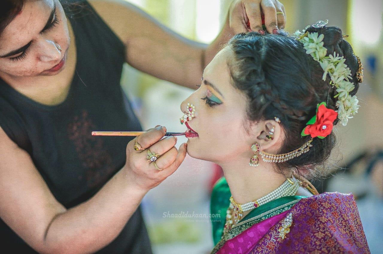 Handpicked Wedding makeup artists in Indore for flawless res - Madhya Pradesh - Indore ID1609982