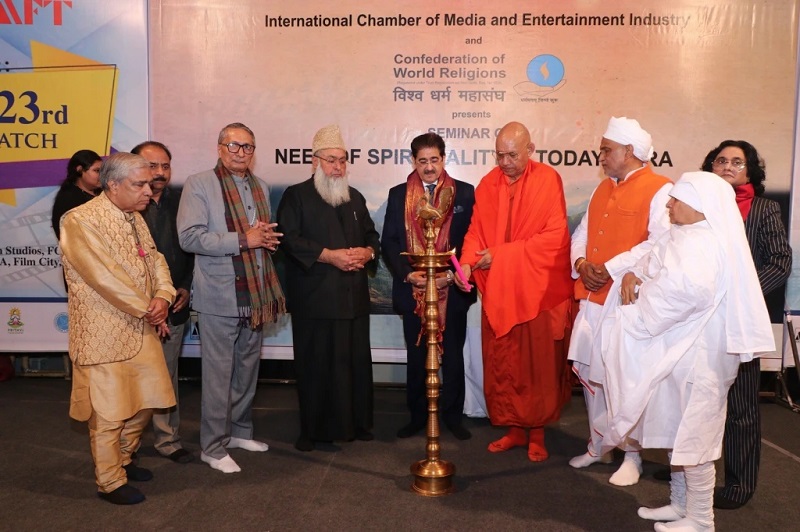 Sandeep Marwah Hailed as the Reincarnation of Swami Vivekana - Delhi - Delhi ID1596213