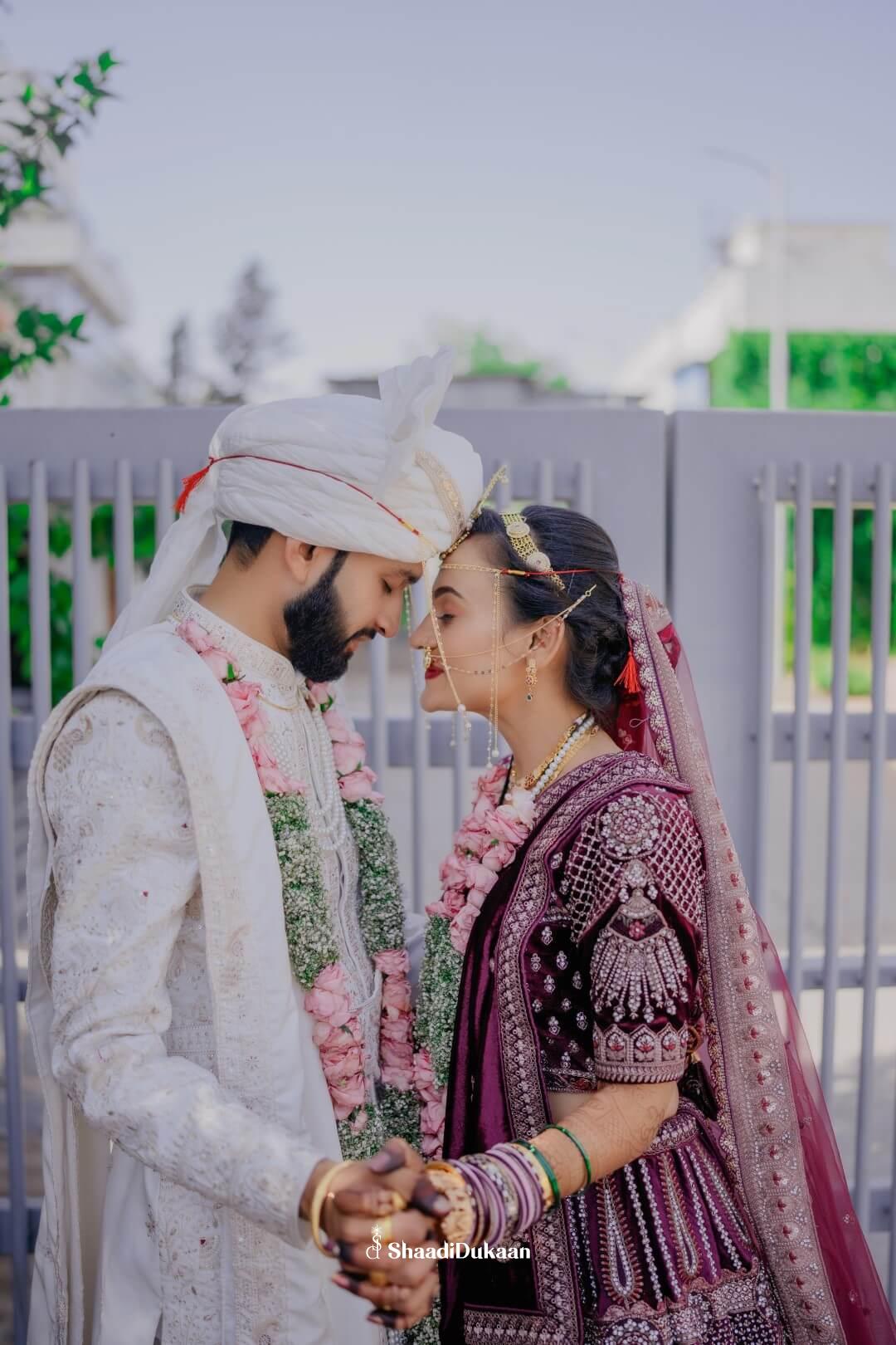 Experience candid magic with top wedding photographers in Pu - Maharashtra - Pune ID1604505 3