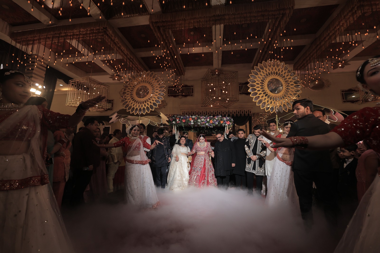 How to find wedding photographers in Gurgaon offering candid - Haryana - Gurgaon ID1611619 3