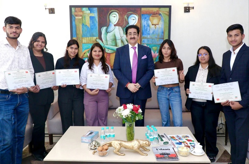 AAFT Sets Global Benchmark Designs the Largest Number of Ev - Delhi - Delhi ID1602419