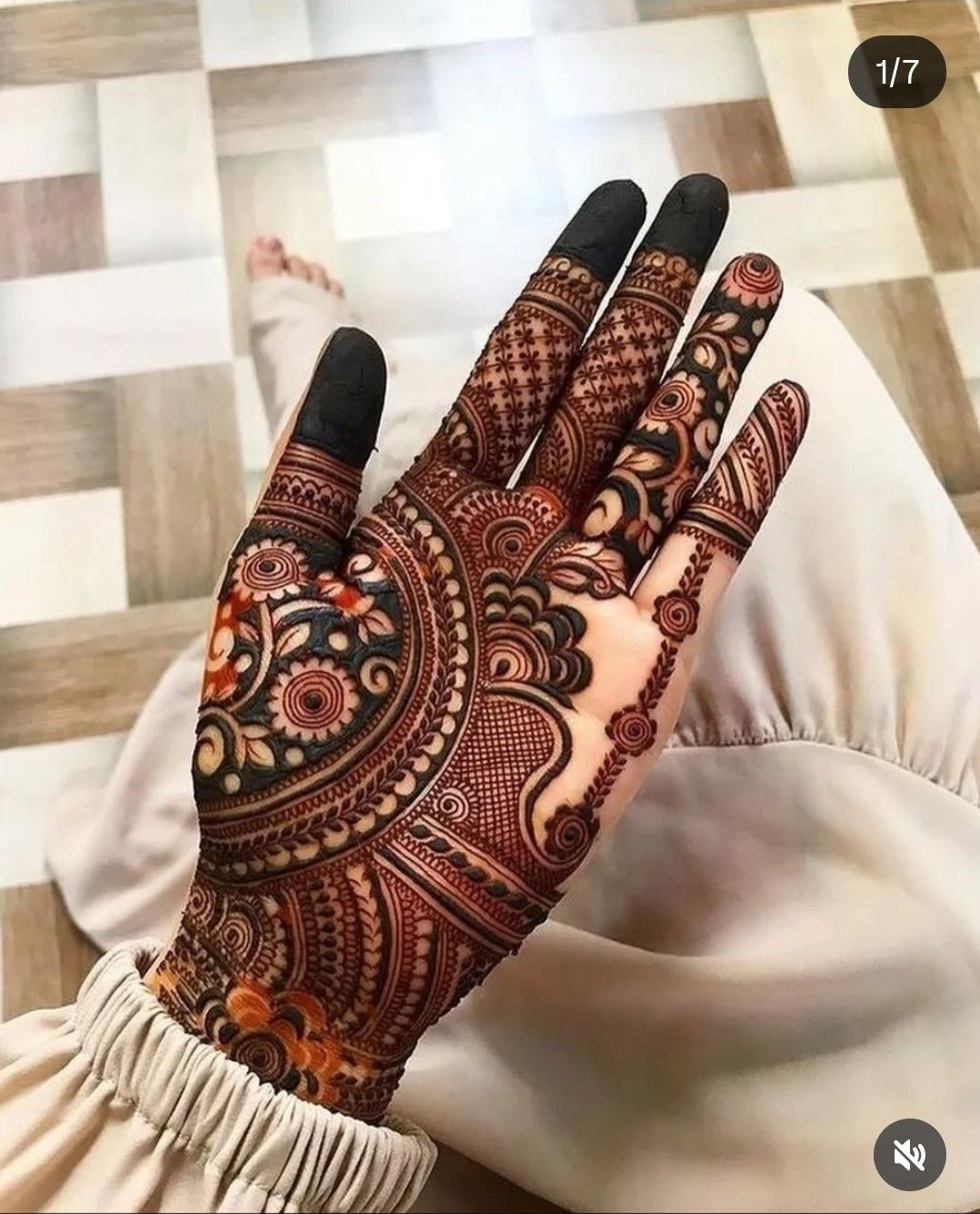 Get admired for elegant designs by the top mehndi artists in - Madhya Pradesh - Indore ID1612167