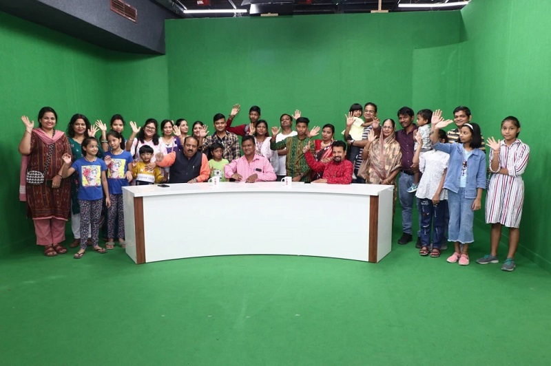 Teachers and Social Workers from Orissa Visit Marwah Studios - Delhi - Delhi ID1586030