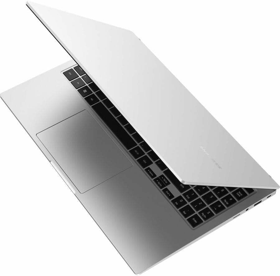 SAMSUNG 156 Galaxy Book3 Business Laptop   - New York - Albany ID1549450 2