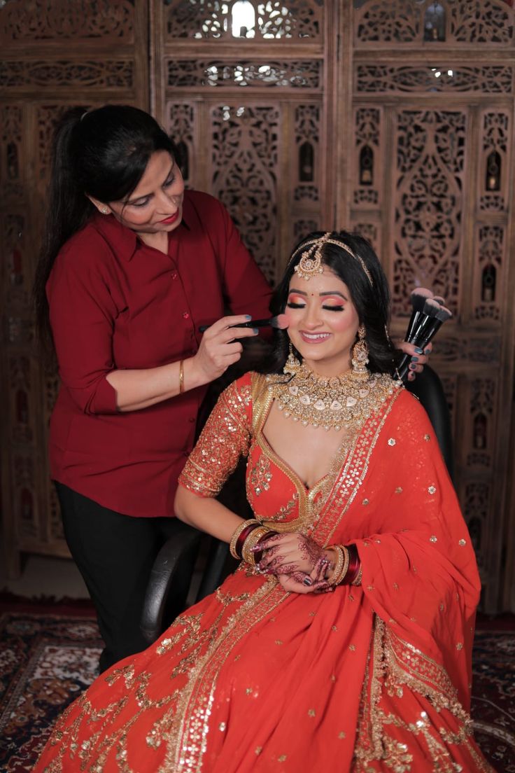 Hire skilled popular makeup artists in Gurgaon to bring out  - Haryana - Gurgaon ID1613995 4