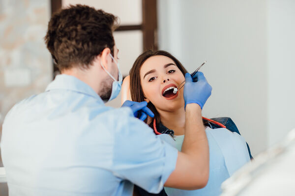 Expert Cosmetic Dental Care in Newtown by Top Dentist - West Bengal - Kolkata ID1608760
