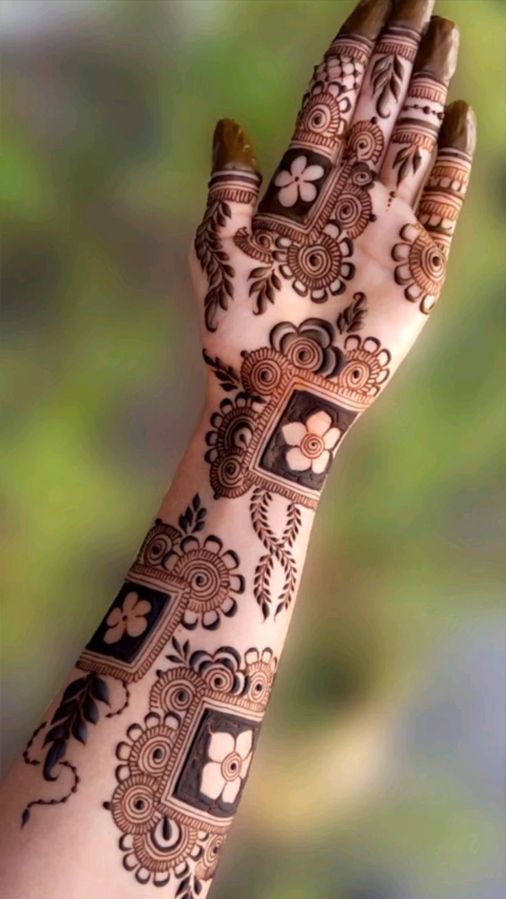 Top mehndi artists in Indore offer unique henna patterns for - Madhya Pradesh - Indore ID1610056 3