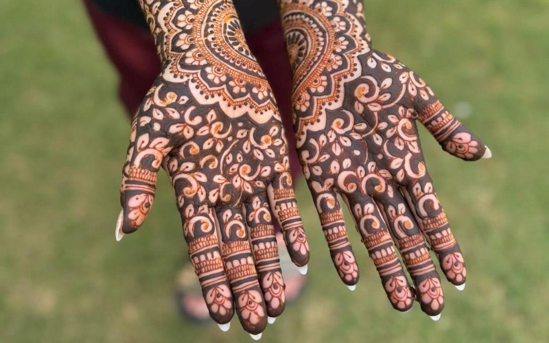 Bridal Tips to Book an Affordable mehandi artist in Chandiga - Chandigarh - Chandigarh ID1604855 4