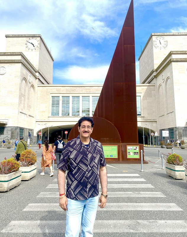 Sandeep Marwah Leads Educational Study Tour to Naples and So - Delhi - Delhi ID1606273
