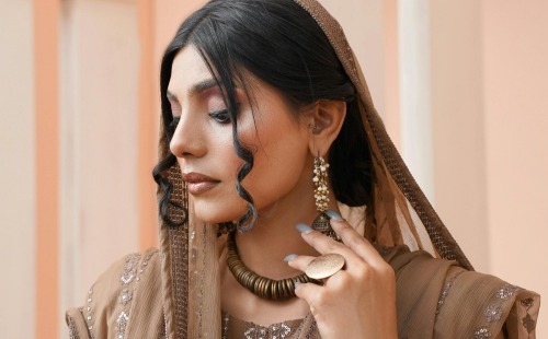 Celebrate beauty with popular makeup artists in Gurgaon and  - Haryana - Gurgaon ID1611611 3