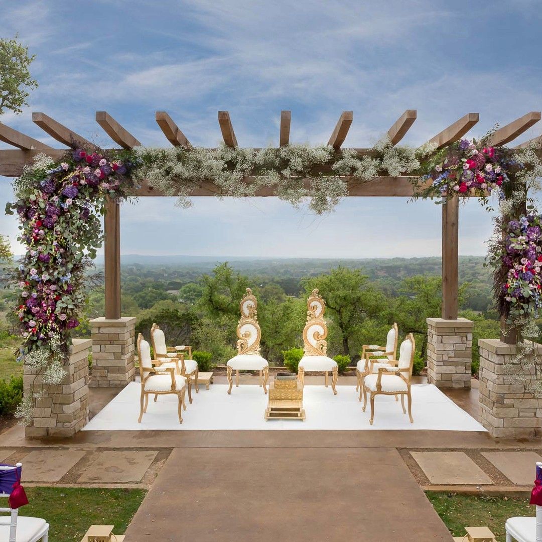 Stunning backdrops created for couples by a leading wedding  - Maharashtra - Pune ID1612729 2