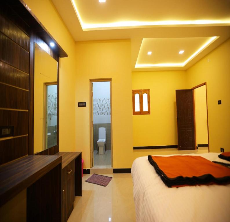 Best Hotel Rooms in Pollachi for Family  Canalway Inn - Tamil Nadu - Pollachi ID1611356 2