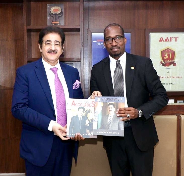 Barack Barma Bocoum Visits Dr Sandeep Marwah at Noida Fil - Delhi - Delhi ID1586802