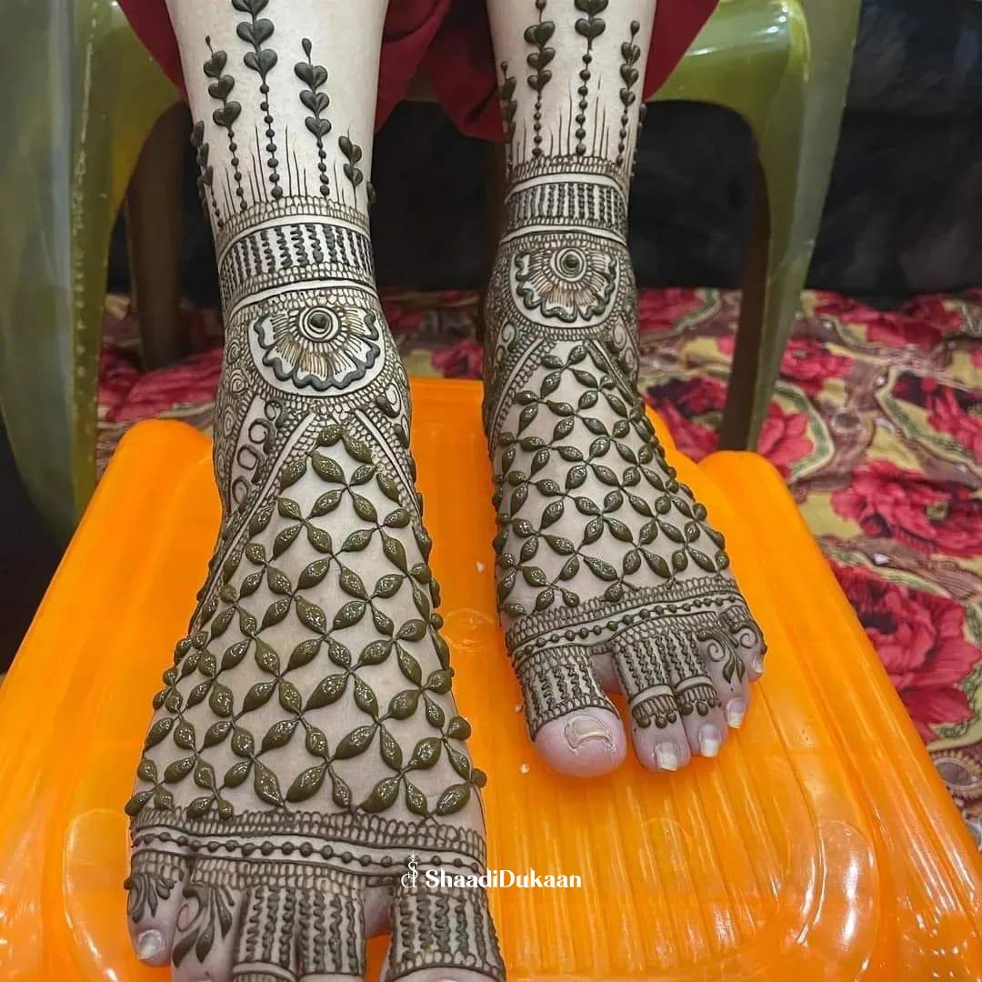 Affordable Mehndi Artists in Pune Expert Services for Weddi - Maharashtra - Pune ID1604590 3