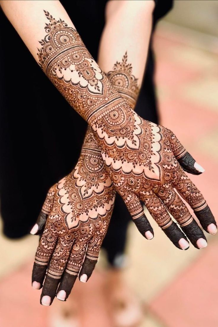 Make your wedding look special with the top mehndi artists i - Madhya Pradesh - Indore ID1611571 3