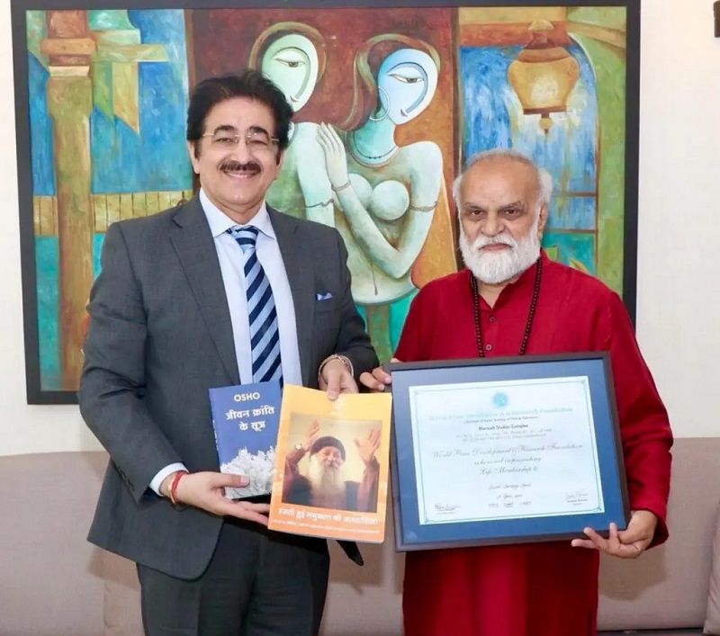 Swami Chaitanya Keerti Ji Honored with Life Membership of Wo - Delhi - Delhi ID1602852