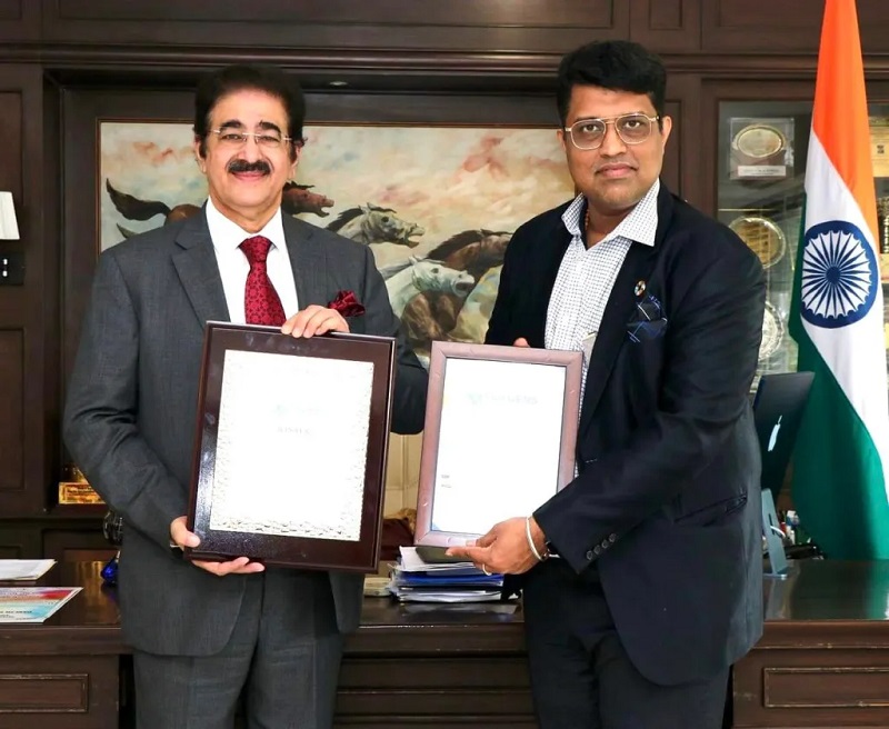 Dr Sandeep Marwah Honored for Leadership in Healthcare at U - Delhi - Delhi ID1587302