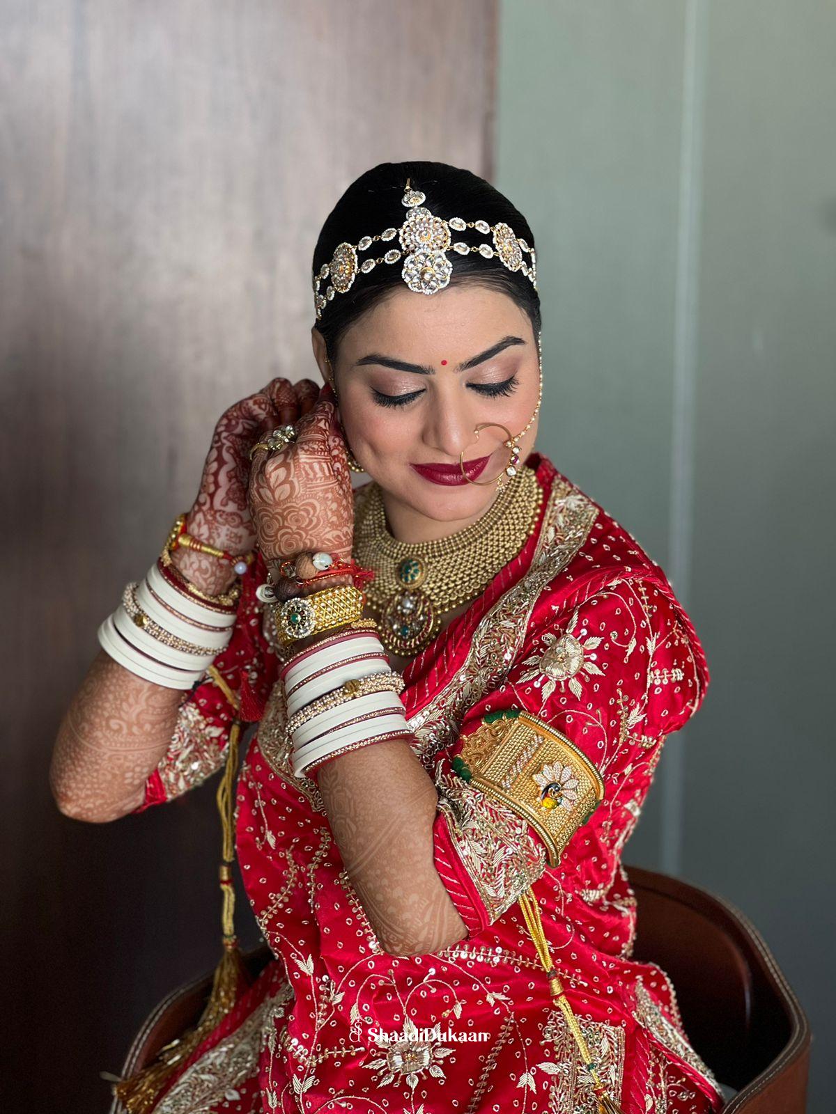 Find reliable Top makeup artists in Indore for stunning even - Madhya Pradesh - Indore ID1605035 4