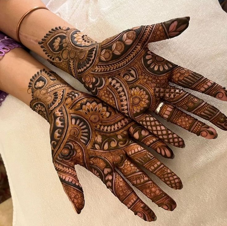 Top mehndi artists in Indore offer unique henna patterns for - Madhya Pradesh - Indore ID1610056 4