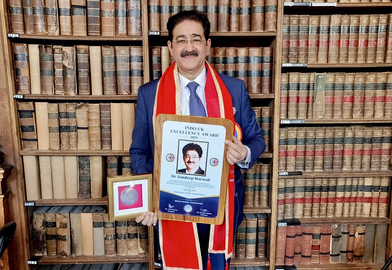 Dr Sandeep Marwah Conferred with Prestigious IndiaUK Exc - Delhi - Delhi ID1609472