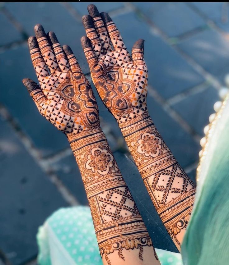 Make your big day special with the top mehndi artists in Gur - Haryana - Gurgaon ID1612832