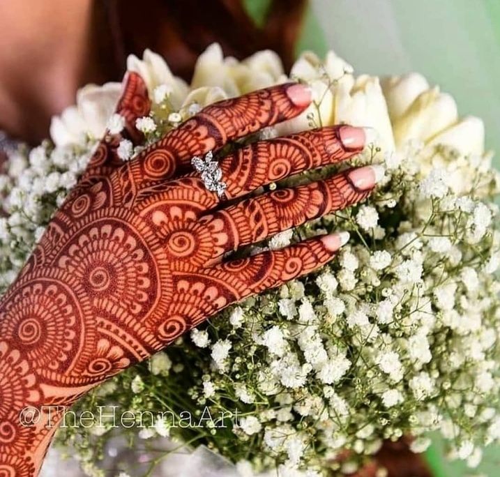 Make your wedding look special with the top mehndi artists i - Madhya Pradesh - Indore ID1611571 2