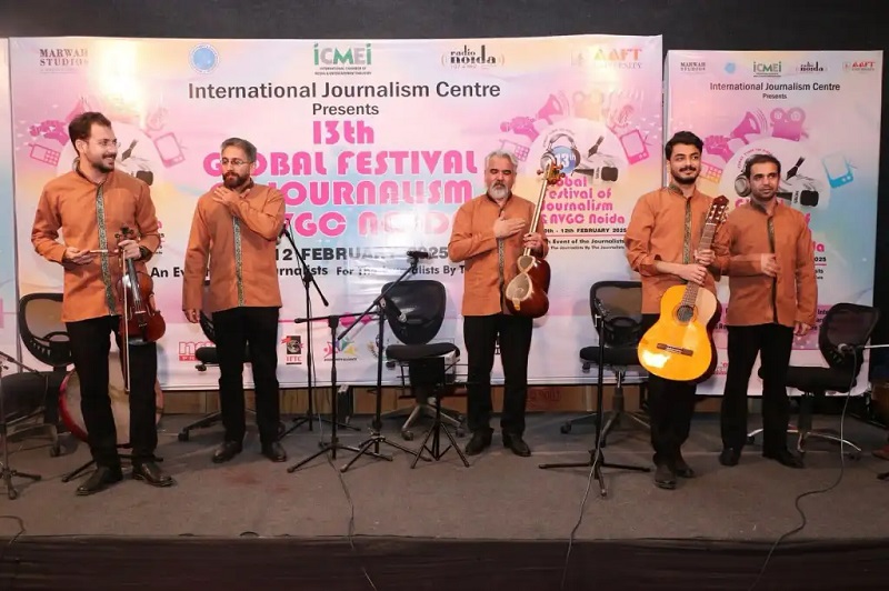 Iranian Musical Group Performs Live at AAFT - Delhi - Delhi ID1598937