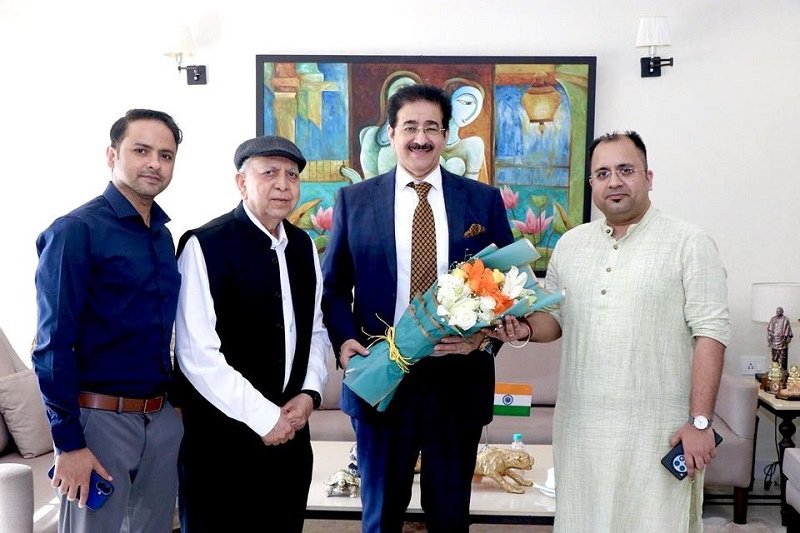 Dr Sandeep Marwah Supports Sangam Kala Group as Patron to P - Delhi - Delhi ID1601316