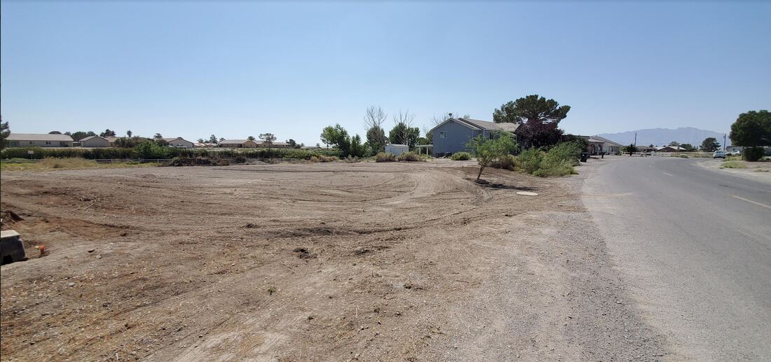 Residential Vacant Lot with Utilities  a Pond behind the lo - Nevada - Las Vegas ID1512054 3