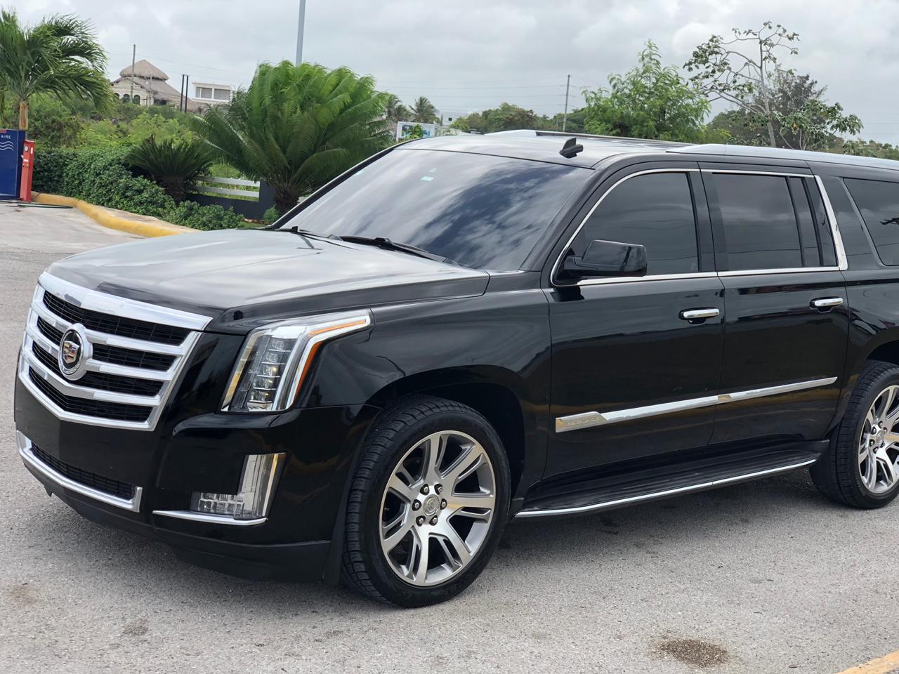 Cadillac Black Siente El Confort Alquiler! - New York - New York ID1610876 3
