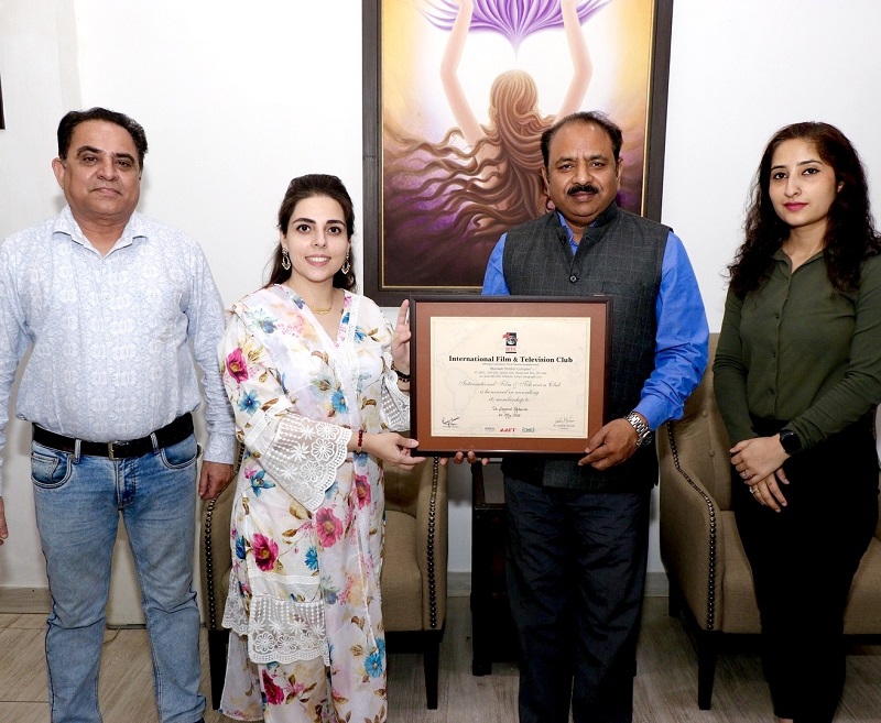 Dr Sougand Akbarian from Iran Visits Marwah Studios Honore - Delhi - Delhi ID1607235
