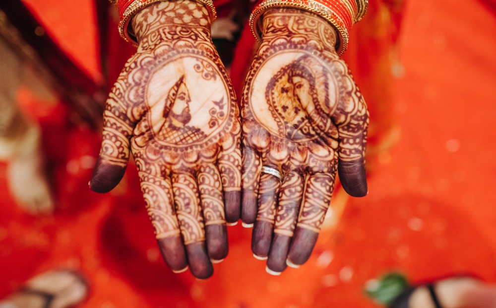 Book top mehndi artists in Indore for a magical mehndi cerem - Madhya Pradesh - Indore ID1606323