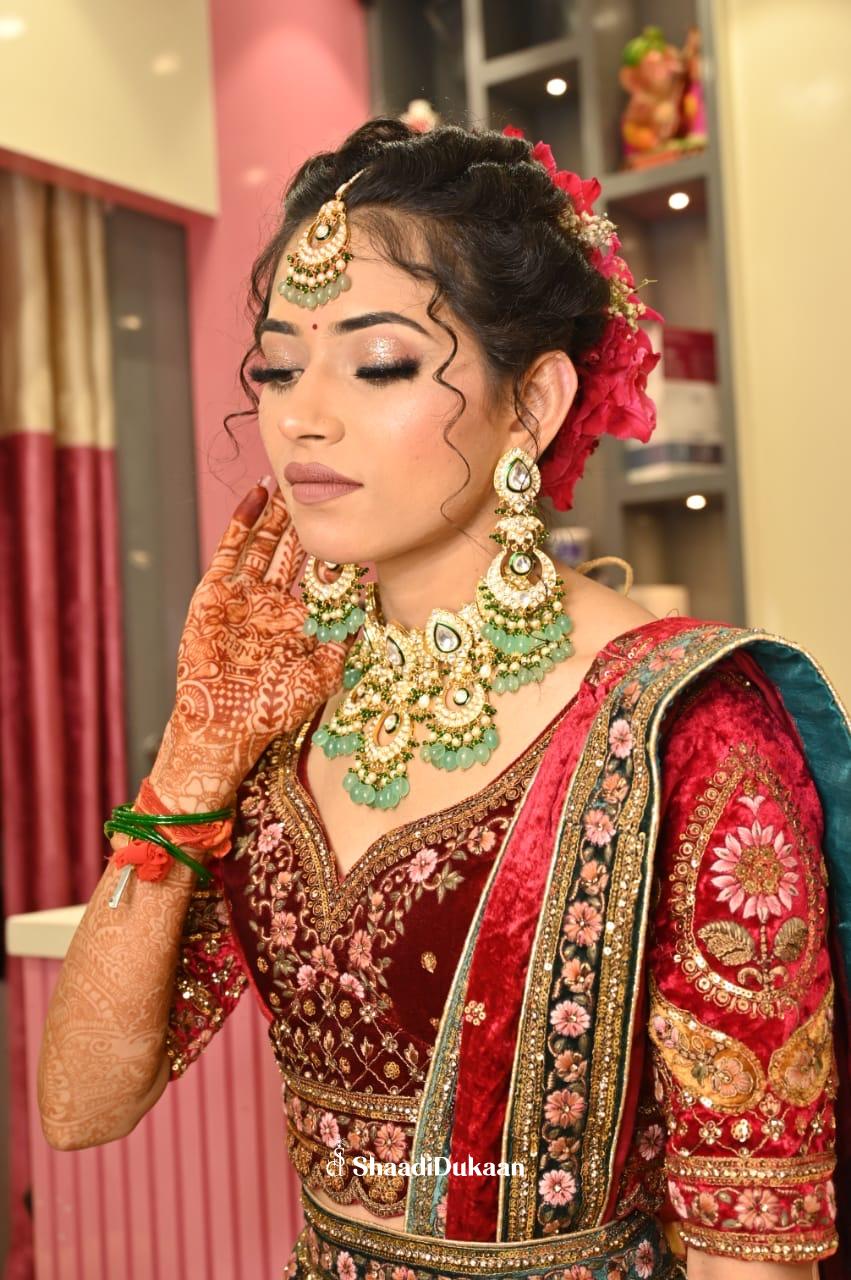 Expert makeup artistry from top makeup artists in Gurgaon tr - Haryana - Gurgaon ID1604620 3