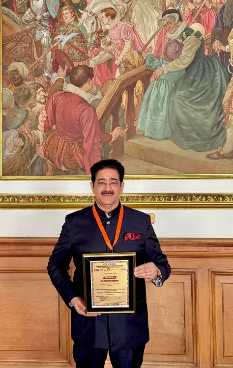 Dr Sandeep Marwah Honored in Edinburgh Scotland for Settin - Delhi - Delhi ID1609273
