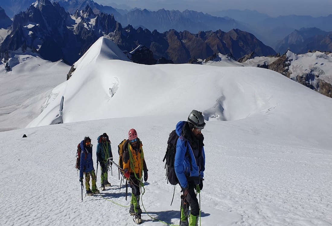 Best Mountaineering Expeditions In India - Uttaranchal - Dehra Dun ID1532052