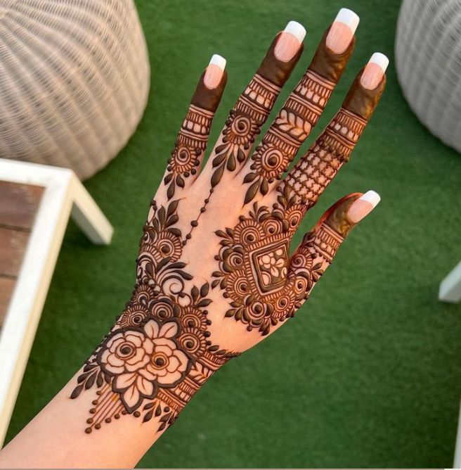 Find artistic brilliance with top mehndi artists in Indore f - Madhya Pradesh - Indore ID1610055 4