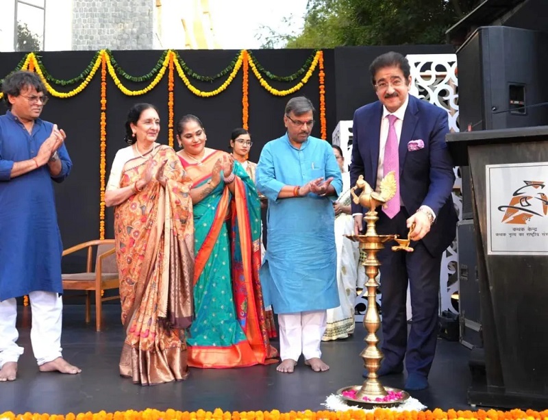 Sandeep Marwah Inaugurates the 24th Convocation of Kathak Ke - Delhi - Delhi ID1587654