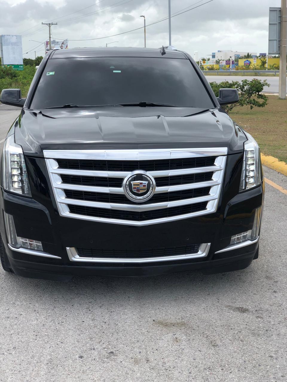 Cadillac Black Siente El Confort Alquiler! - New York - New York ID1610876 2