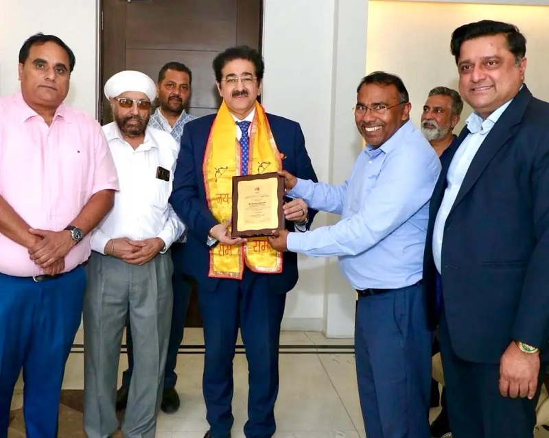 Sandeep Marwah Honored for Promoting IndiaAustralia Relatio - Delhi - Delhi ID1603066