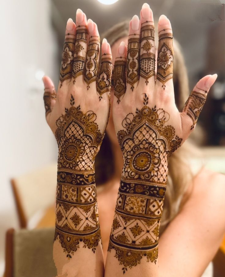 Top mehndi artists in Indore offer unique henna patterns for - Madhya Pradesh - Indore ID1610056