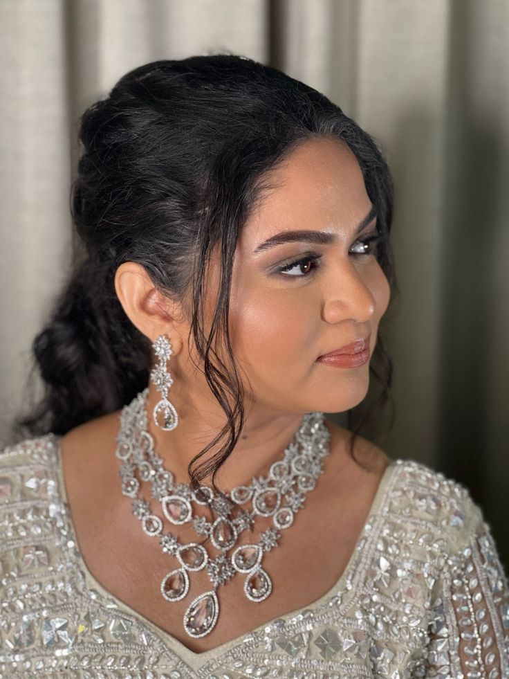 Popular makeup artists in Gurgaon help you turn heads with t - Haryana - Gurgaon ID1612785 2