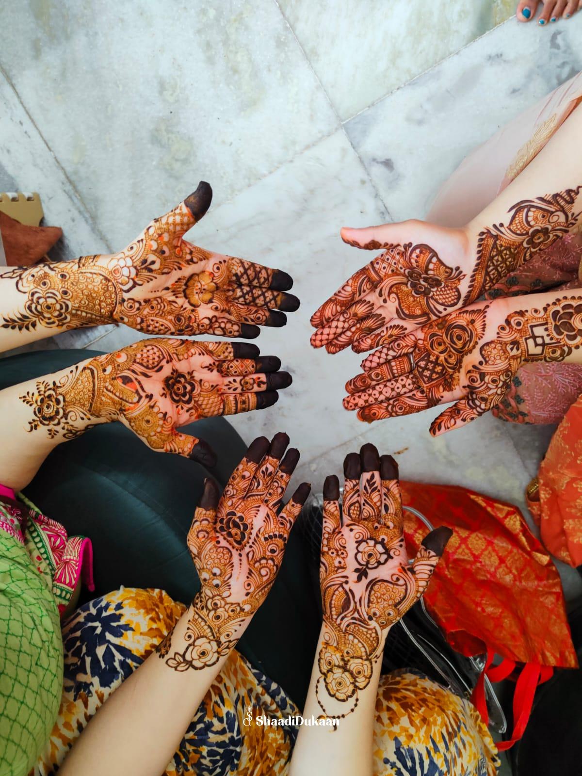 Hire Affordable Mehndi Artists in Pune for Wedding Sangeet  - Maharashtra - Pune ID1604591 4