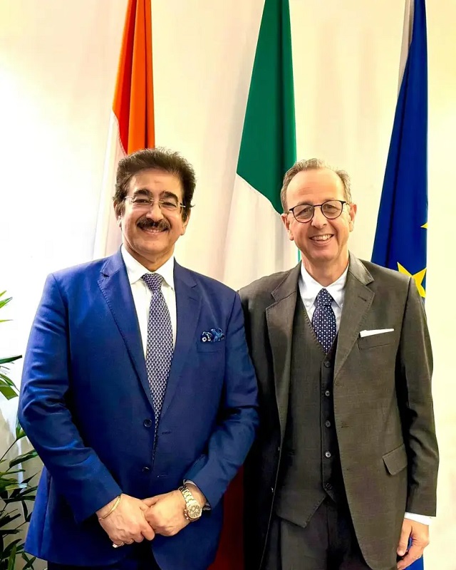 Sandeep Marwah Attends Prestigious Event at the Italian Emba - Delhi - Delhi ID1586574