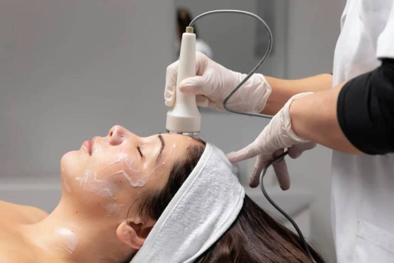 Best HydraFacial in Bilaspur Chhattisgarh  Saluja Skin Clin - Chhattisgarh - Bilaspur ID1616191