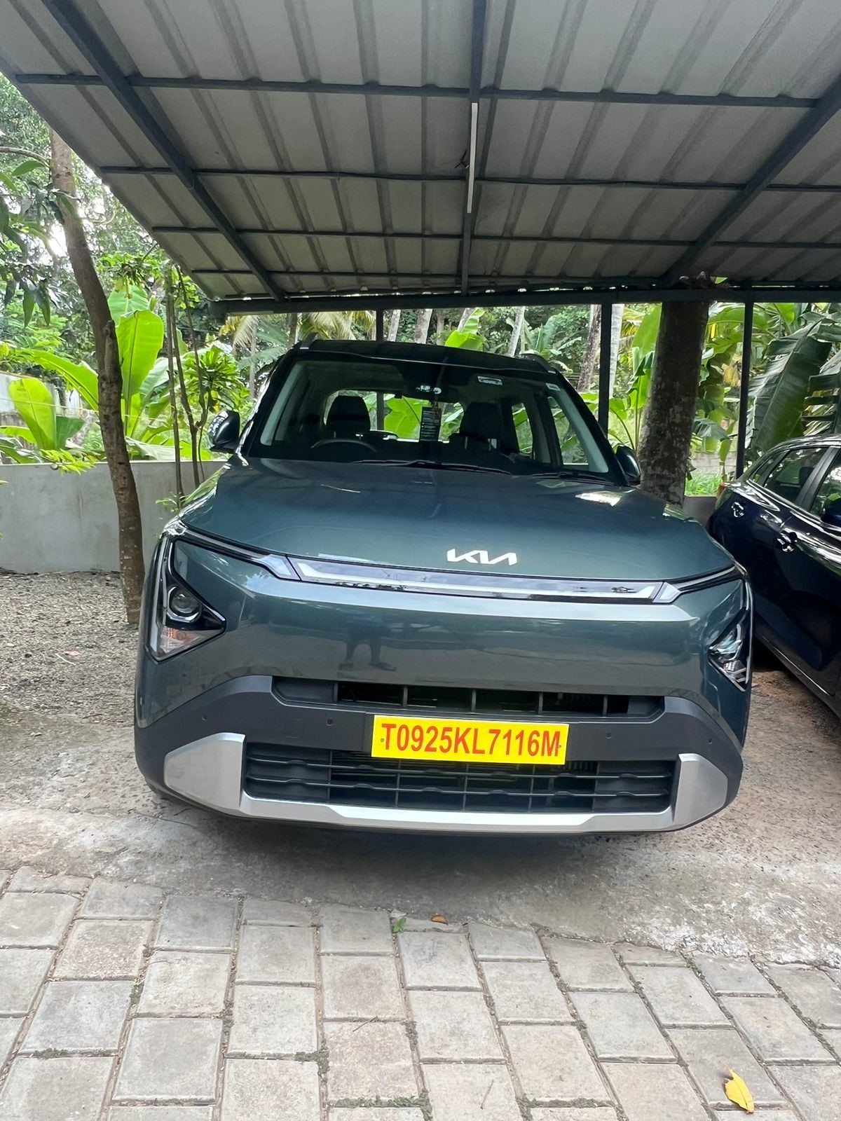 Brand new Kia Carens Automatic for Rentals in Trivandrum - Kerala - Thiruvananthapuram ID1615093